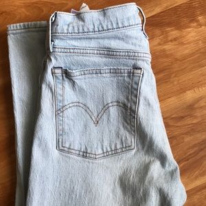 Levi’s straight Wedgie Light wash jeans size 26